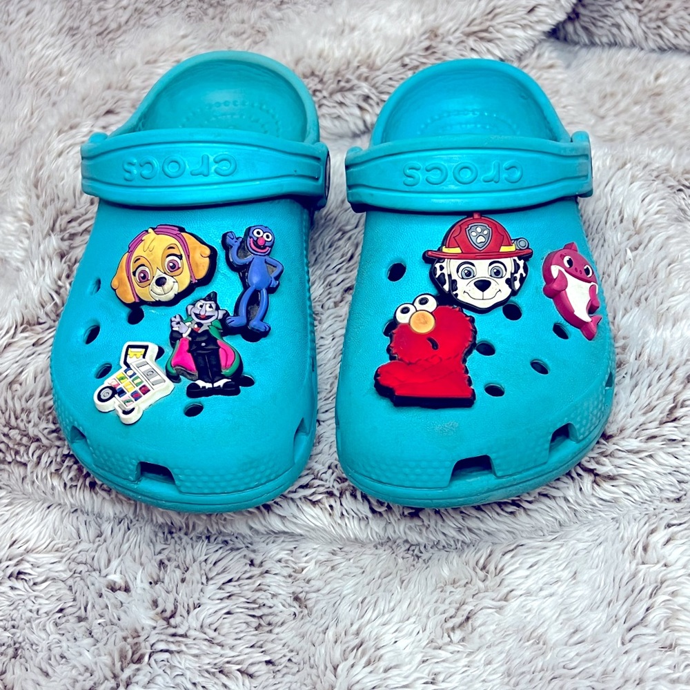 Crocs with Shoe Charms C10